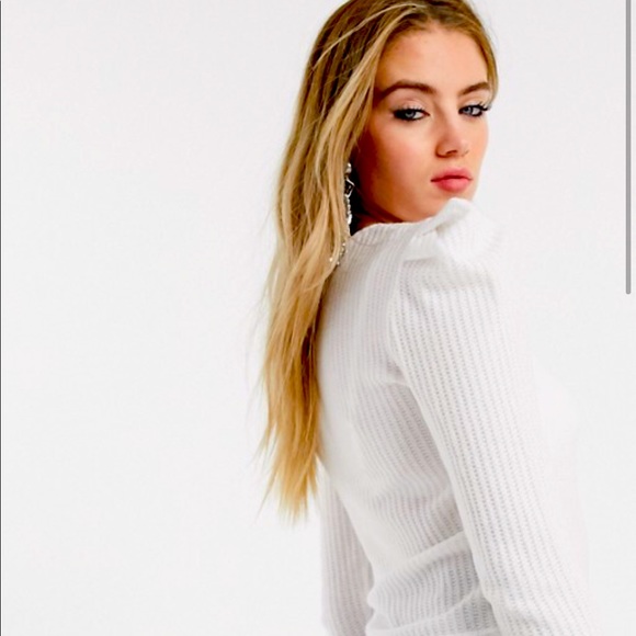 Puff Sleeve - Picture 1 of 6